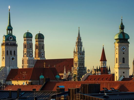 Mnchen_Panorama_Trme_Innenstadt