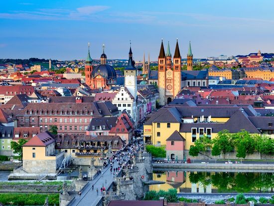 Wrzburg_Altstadt_mit_Dom_St._Kilian