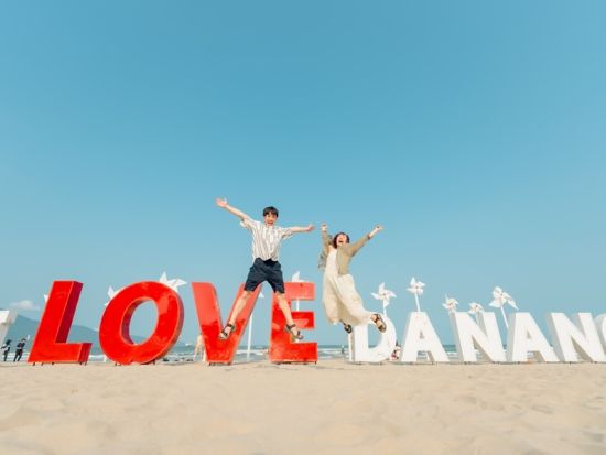 ダナン カジュアルフォトツアー　プロのカメラマンの撮影でベトナム旅行の思い出を形に残す ＜最大8名／日本語アシスタント＞