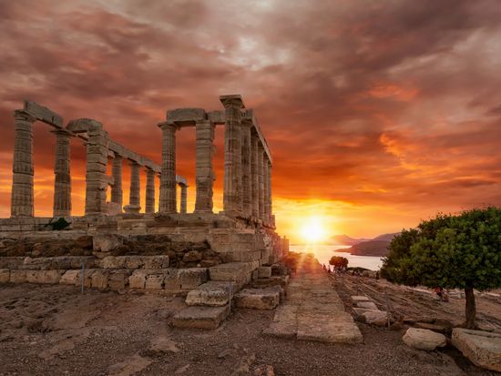 Greece_Cape Sounion_Temple of Poseidon_AdobeStock_168801001