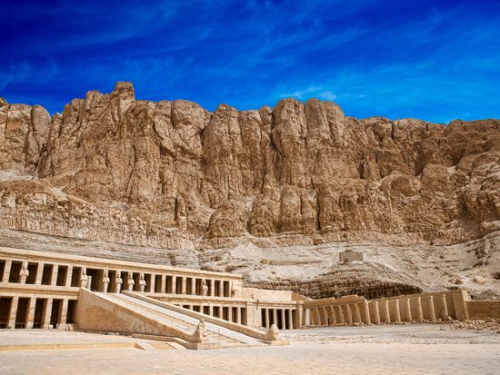 Egypt_Luxor_Hatshepsut_Temple_shutterstock_275415956