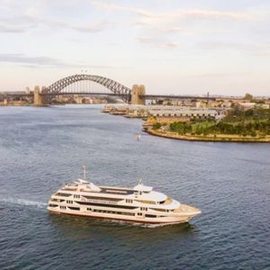 【プレミアムハーバークルーズ】キャプテンクック豪華船クルーズ☆シドニーの絶景とともにチーズやシャルキュトリーなどの軽食を楽しむ！＜ウェルカムドリンク付き＞