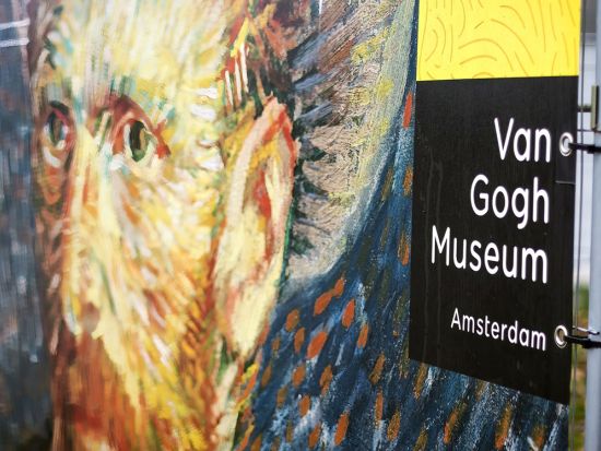 セットでお得！ファン・ゴッホ美術館入場チケット予約 + アムステルダム運河クルーズ（1時間）
