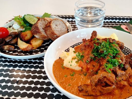 マリメッコづくし！ショッピングツアー　路面店からアウトレット、ヴィンテージショップを巡る！マリメッコ本社社員食堂でのランチ付き＜日本語ガイド／ヘルシンキ発＞