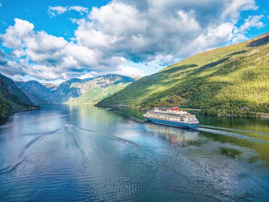 ベルゲン急行・フロム鉄道とソグネフィヨルド紀行 1泊2日周遊ツアー＜8月／日本語／オスロ発ベルゲン着＞by[みゅう]プチ旅