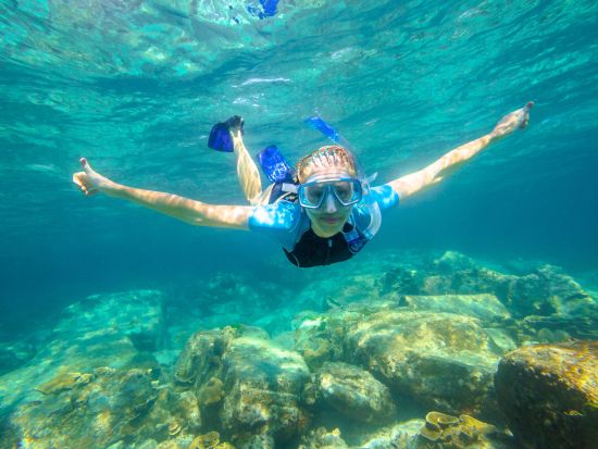 タンジュン・ブノアでマリンスポーツ体験！シュノーケリングやグラスボトムボート、タートルアイランドなど選べる各種アクティビティ