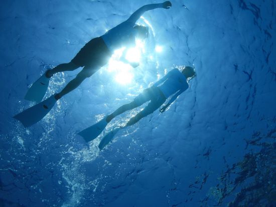 Generic_Snorkeling_Skin diving_pixta_2317787_M