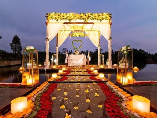 ジャナタ・リゾート＆スパ「Jannata Resort & Spa」ロマンティックディナー　スパ＆フラワーバス＆ウブド散策＜ホテル送迎／シャトル乗り放題＞