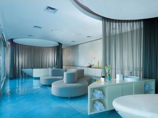 ザ・ケイブ「The Cave」洞窟レストランの7コースディナー＋ジ・エッジ「The Edge」スパトリートメント＜ホテル送迎付き／バリ島内シャトル乗り放題付き＞