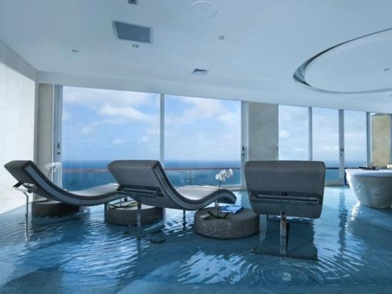 ザ・ケイブ「The Cave」洞窟レストランの7コースディナー＋ジ・エッジ「The Edge」スパトリートメント＜ホテル送迎付き／バリ島内シャトル乗り放題付き＞