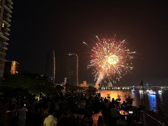 2025年7月12日限定！ダナン国際花火大会　決勝戦鑑賞ツアー＜夕食付き／日本語ガイド＞
