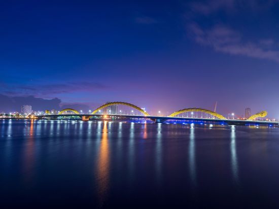 Vietnam_Da Nang_Han River_Night_pixta_93637490_M