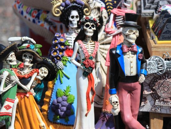 【2026年10月31日限定】メキシコシティ観光ツアー！世界遺産テオティワカン遺跡＋死者の日の雰囲気を楽しむ旧市街街歩き＜日本語ガイド／メキシコシティ発＞