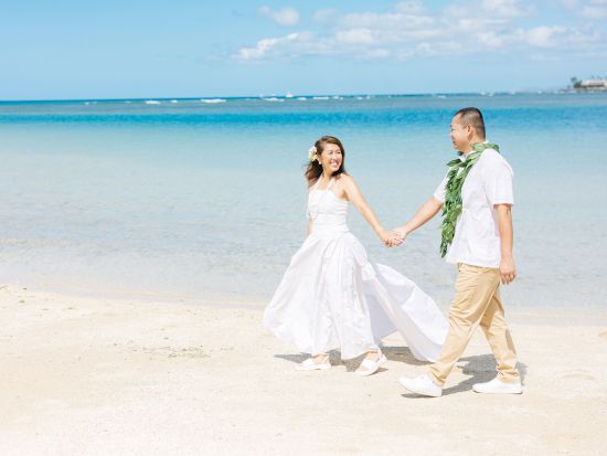 ハワイ　カジュアルフォト　最大6名までOK！家族旅行などの記念にピッタリ　選べるタウンフォトまたはビーチフォト＜平日限定／ワイキキ市内＞