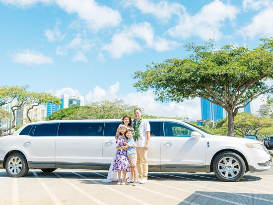 ハワイ　カジュアルフォト　最大6名までOK！家族旅行などの記念にピッタリ　選べるタウンフォトまたはビーチフォト＜平日限定／ワイキキ市内＞