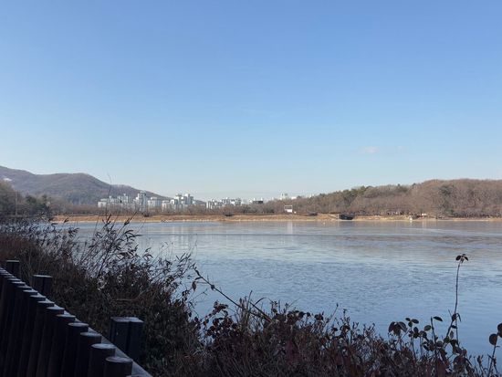 栗洞公園 湖の眺望