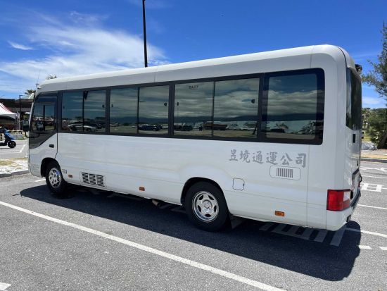 【中型バス空港送迎】桃園国際空港 ⇔ 台北または新北市内 ＜最大20名／貸切／中国語ドライバー＞