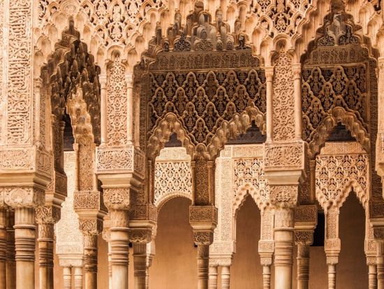 世界遺産アルハンブラ宮殿＆グラナダ観光 日帰りツアー ＜英語ガイド／セビリア発＞