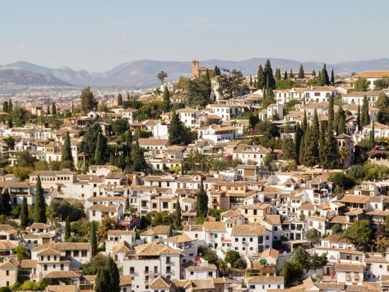 世界遺産アルハンブラ宮殿＆グラナダ観光 日帰りツアー ＜英語ガイド／セビリア発＞