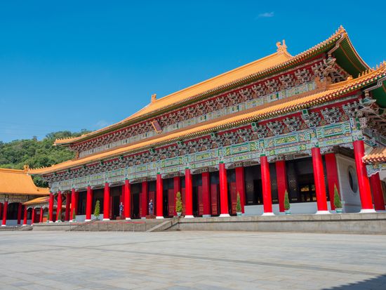 Taipei_Martyrs_ Shrine_忠烈祠_AdobeStock_359846821
