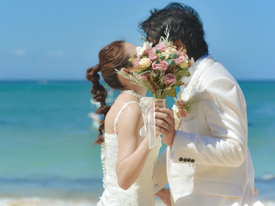 バリ島フォトウェディング　ビーチで撮影＆ご新婦様ヘアメイク込み ＜撮影45分／日本語対応＞
