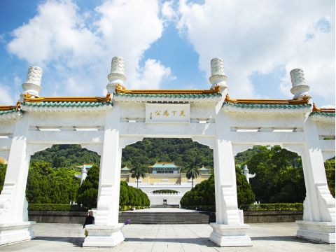 【貸切】台北市内観光ツアー　故宮博物院＋台北101＋四四南村　忠烈祠の衛兵交代式見学付き ＜日本語ドライバー／基隆港 発着＞