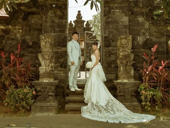 バリ島フォトウェディング　ストリート＋ビーチで撮影＆ご新婦様ヘアメイク込み ＜撮影90分／日本語対応＞