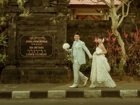 バリ島フォトウェディング　ストリート＋ビーチで撮影＆ご新婦様ヘアメイク込み ＜撮影90分／日本語対応＞