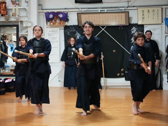 本格道場で剣道体験 剣道の歴史と武士道精神について学ぶ＜英語・日本語＞