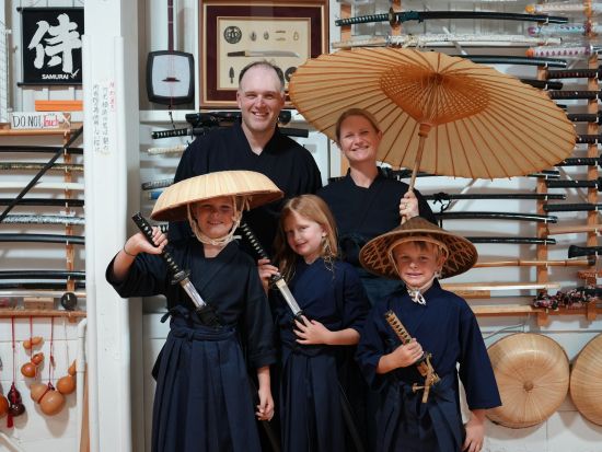 本格道場で剣道体験 剣道の歴史と武士道精神について学ぶ＜英語・日本語＞