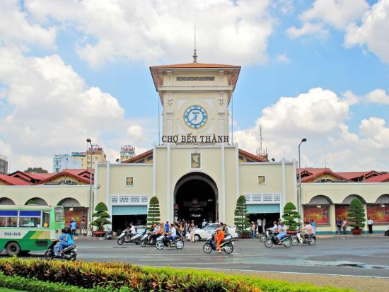 ホーチミン市内　貸切チャーター　観光やビジネスに ＜4時間または8時間／最大10名／現地語ドライバー＞