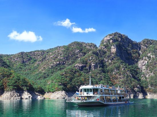 ソウル発忠州レジャー満喫ツアー　湖上クルーズ＋絶景ケーブルカー＋神秘の洞窟カヤック＜1日／1名参加OK／選べる出発地／英語ガイド＞