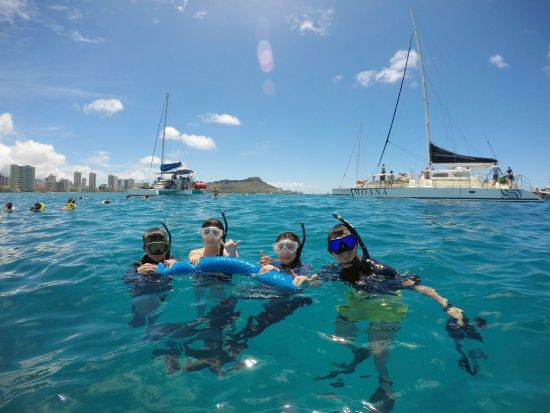 ウミガメシュノーケリング　最大6名までの少人数制で日本語インストラクターが丁寧にサポート　ウェットスーツ無料レンタル付き＜送迎付き／日本語インストラクター＞