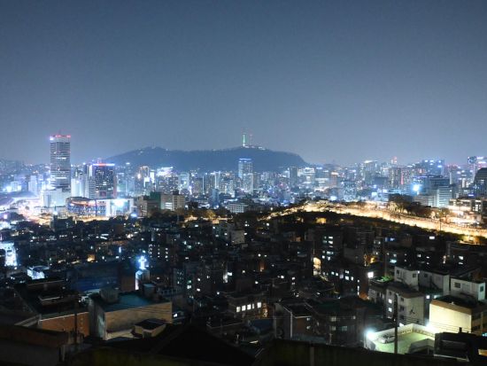 【2026年5月31日まで限定！】景福宮（キョンボックン）夜間特別観覧ツアー　韓服体験＆ソウルの夜景が見れるルーフトップカフェ ＜日本語ガイド＞