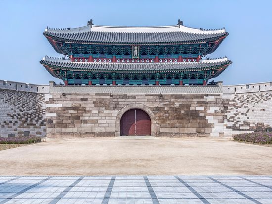 Korea_Seoul_Sungnyemun Gate_Namdaemun_pixta_46365348