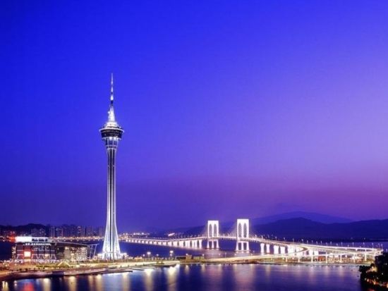 マカオタワーの回転レストラン「360°カフェ（360° Café）」食事券＆事前予約サービス＜ランチまたはディナー＞