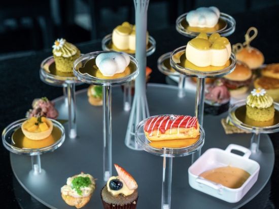 マカオタワーの回転レストラン「360°カフェ（360° Café）」食事券＆事前予約サービス　展望台チケット付き＜アフタヌーンティー＞