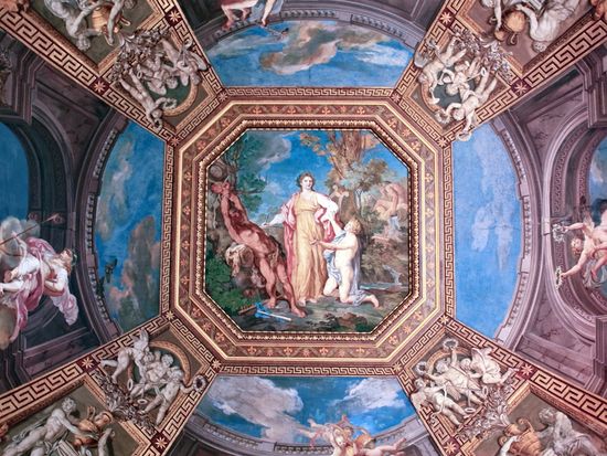 Italy_Rome_Vatican_Museum_Fresco_shutterstock_59130526