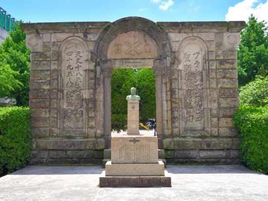 【貸切】観光タクシー 西郷銅像・城山展望台・仙巌園をめぐる維新ゆかりの名所巡り＜3時間／最大9名／鹿児島市内発着＞