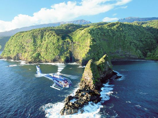 ヘリコプター遊覧飛行　マウイ島西部＆モロカイ島東部遊覧　ハレアカラ山麓ウルパラクア牧場上陸プランあり ＜フライト70分または50分／英語ガイド／カフルイ空港発＞