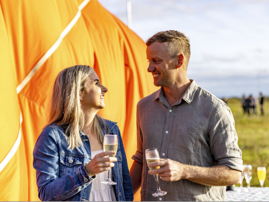 Ballooning, Bubbles & Go_Couple with Bubbles (1)