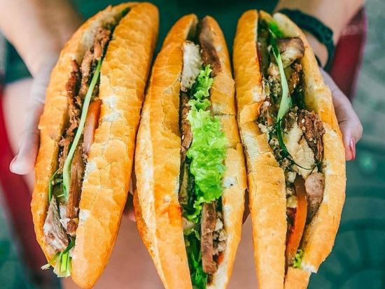 ハノイ旧市街食べ歩きグルメツアー　豪華12品のローカルグルメを半日で満喫！ ＜英語ガイド＞