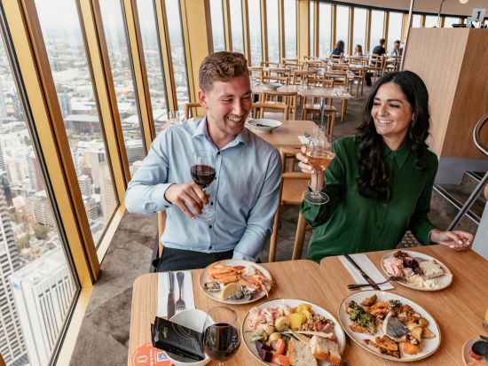 【レストラン】スカイフィースト at シドニータワー（SkyFeast at Sydney Tower）食事券＆事前予約サービス＜ランチ／ディナー＞*ビュッフェ