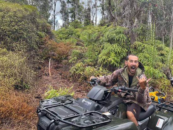 ハワイ島　ATVツアー　1人乗りバギー　自然豊かな牧場内を四輪バギーで巡る！果物狩り＆動物ふれあい体験付き＜午前・午後／英語ガイド＞by オハナ・ランチ