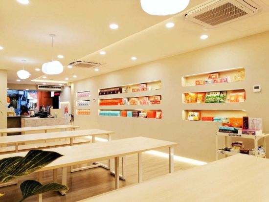 【空港送迎】西門町⇒桃園空港　出発までの荷物預かりサービスあり＜混乗／中国語ドライバー＞