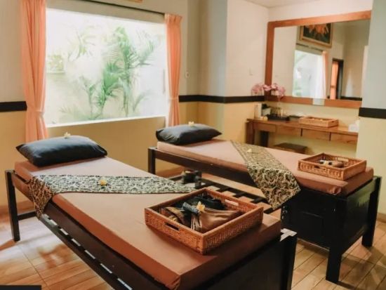 キャメルサファリ　ラクダに乗ってプライベートビーチを散歩　スパトリートメント付きプランあり＜英語／ヒルトン・バリ／バリ島内シャトル乗り放題付き＞