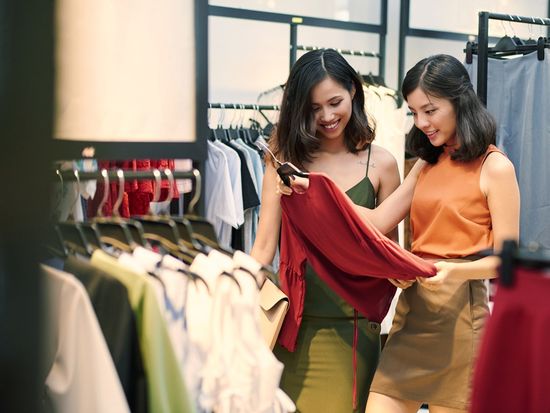 Generic_shopping_girls_shutterstock_713560786