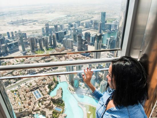 アット・ザ・トップ (At The Top)　入場チケット事前予約　ブルジュ・ハリファの展望台　SKYラウンジ入場プラン＆食事付きプランあり　＊即予約確定
