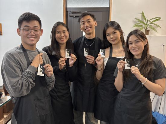 金継ぎアクセサリー体験 日本の伝統技法でイヤリングまたはネックレスを制作＜1時間～1時間30分／7歳～／那覇市＞