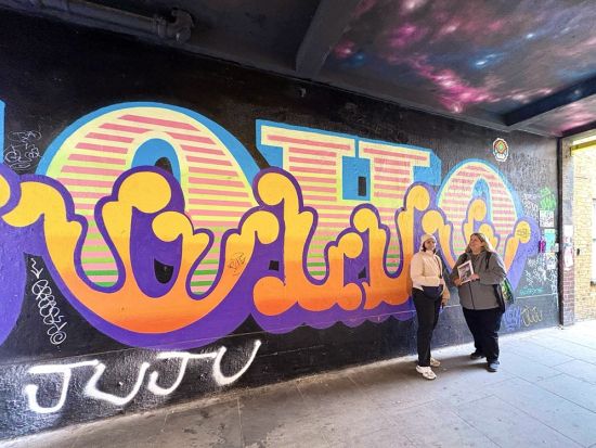 英国音楽好き必見！ソーホー名所めぐりウォーキングツアー＜2時間／英語ガイド／ロンドン発＞